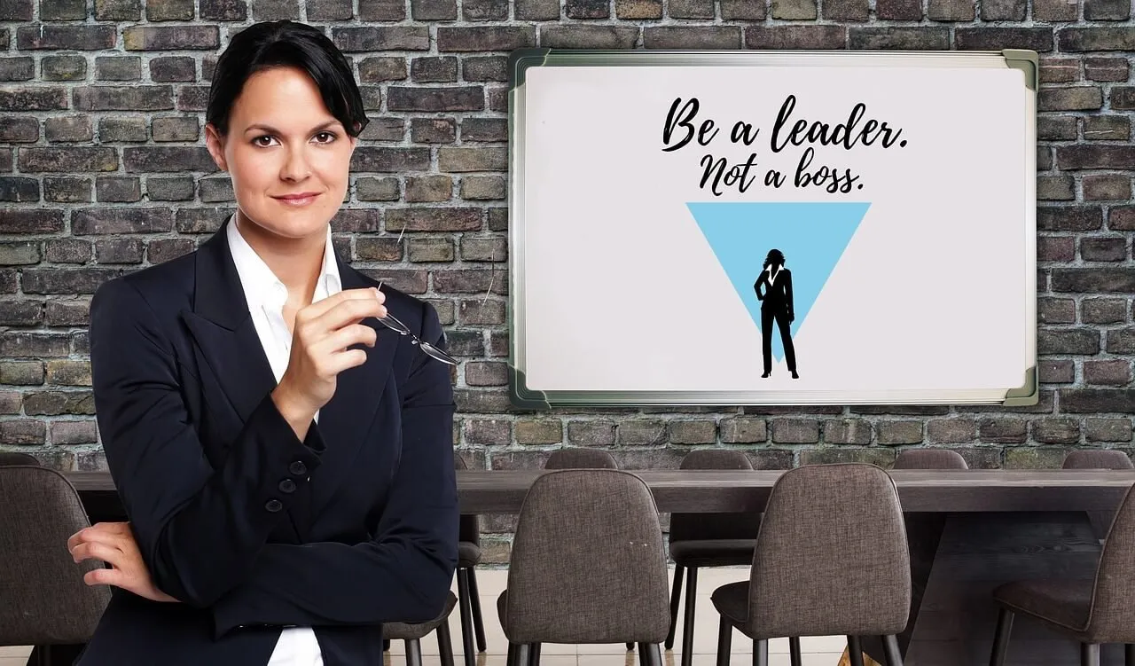 Difference between leadership and management
